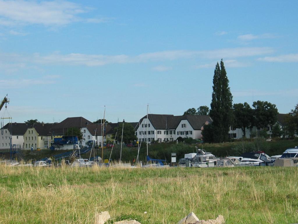 Rhein River Guesthouse - Direkt Am Rhein Leverkusen Eksteriør billede