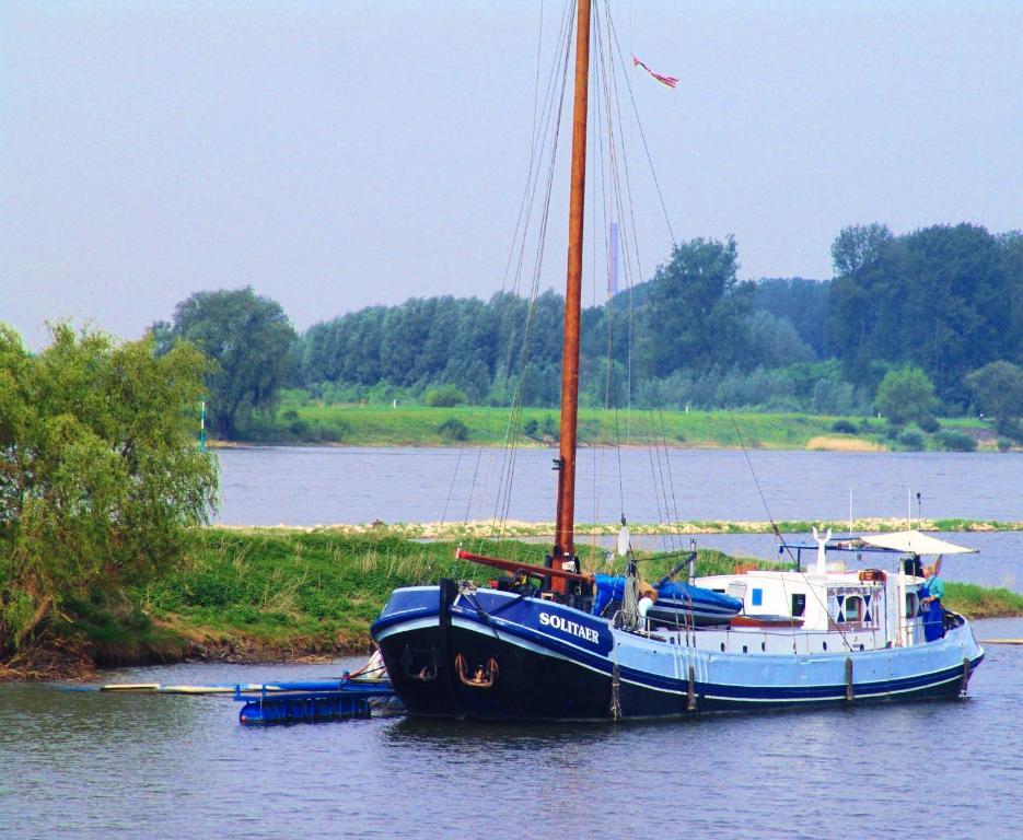 Rhein River Guesthouse - Direkt Am Rhein Leverkusen Eksteriør billede