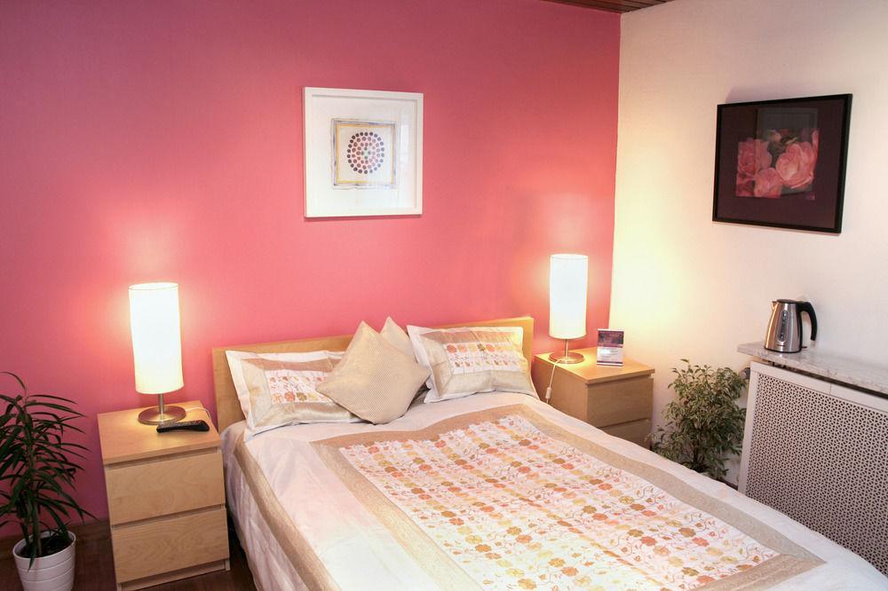 Rhein River Guesthouse - Direkt Am Rhein Leverkusen Eksteriør billede