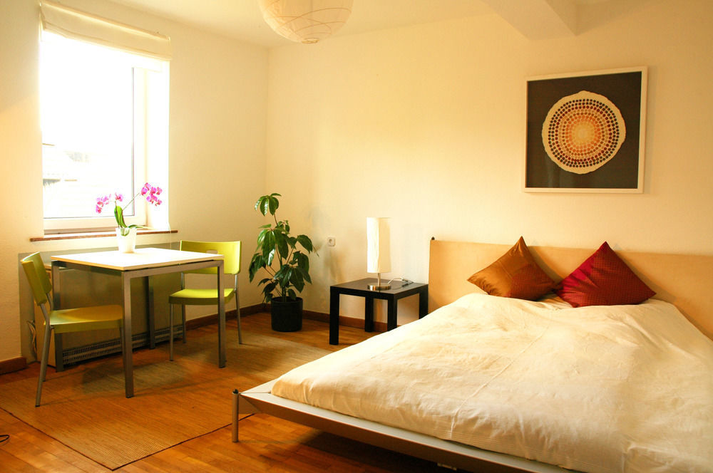 Rhein River Guesthouse - Direkt Am Rhein Leverkusen Eksteriør billede
