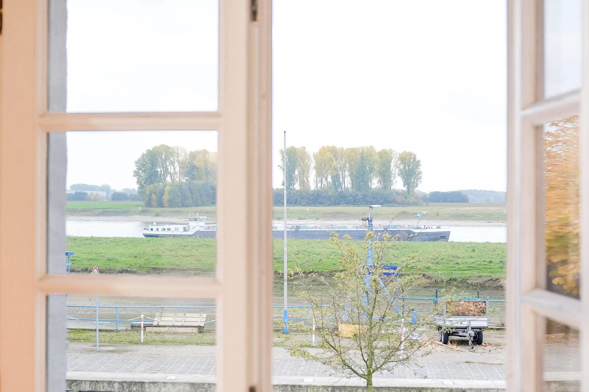 Rhein River Guesthouse - Direkt Am Rhein Leverkusen Eksteriør billede